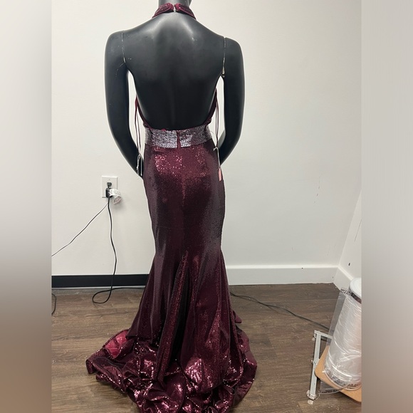 Jovani Size 4 Burgundy Halter Beaded V Neck Mermaid Long Dress - Picture 2 of 6